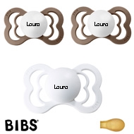 BIBS Supreme Sutter med navn, 2 Dark Oak, 1 White, Symmetrisk Latex str.2 Pakke med 3 sutter